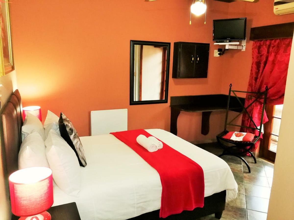 Vryburg Safari Guesthouse מראה חיצוני תמונה
