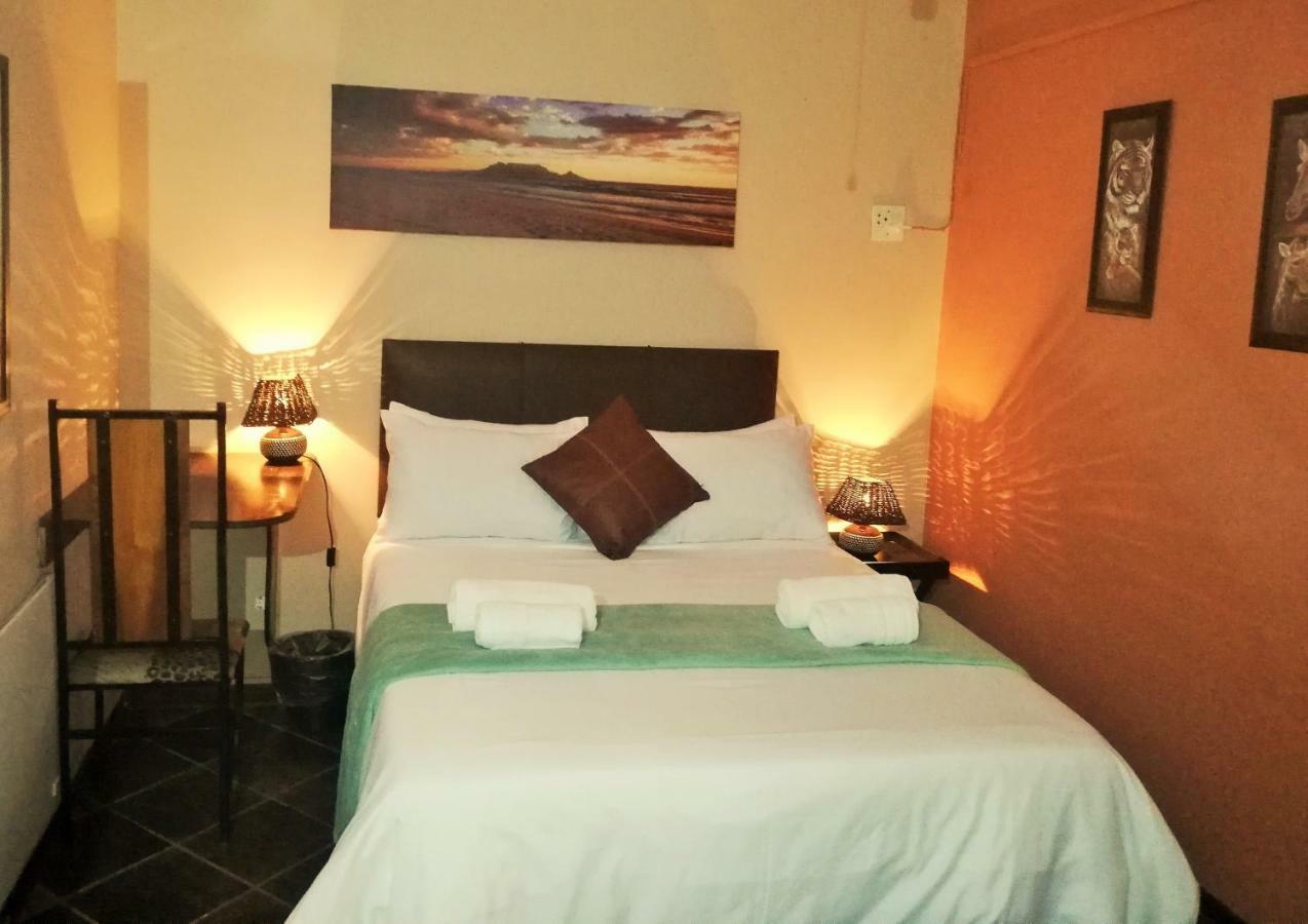 Vryburg Safari Guesthouse מראה חיצוני תמונה