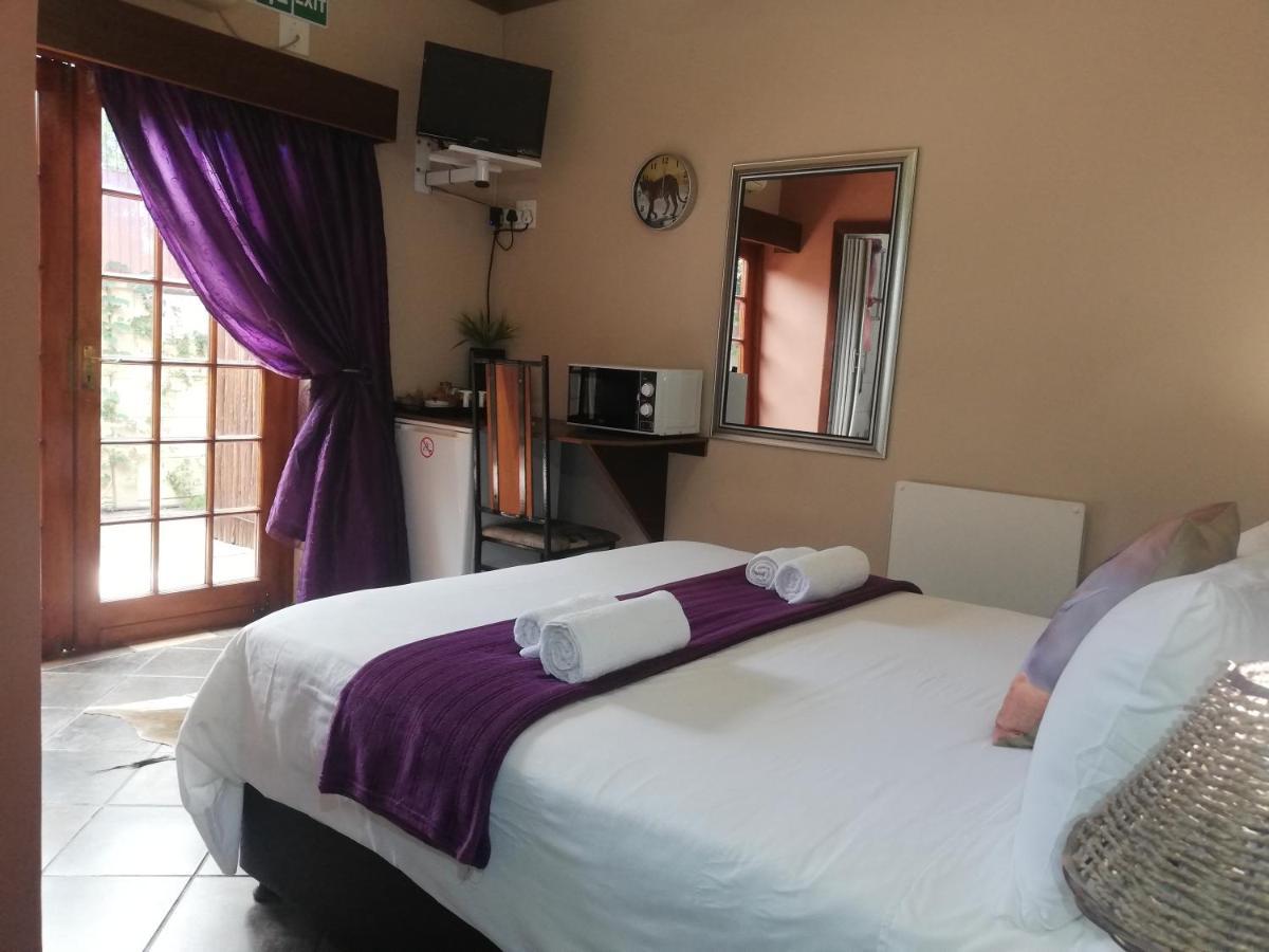 Vryburg Safari Guesthouse מראה חיצוני תמונה